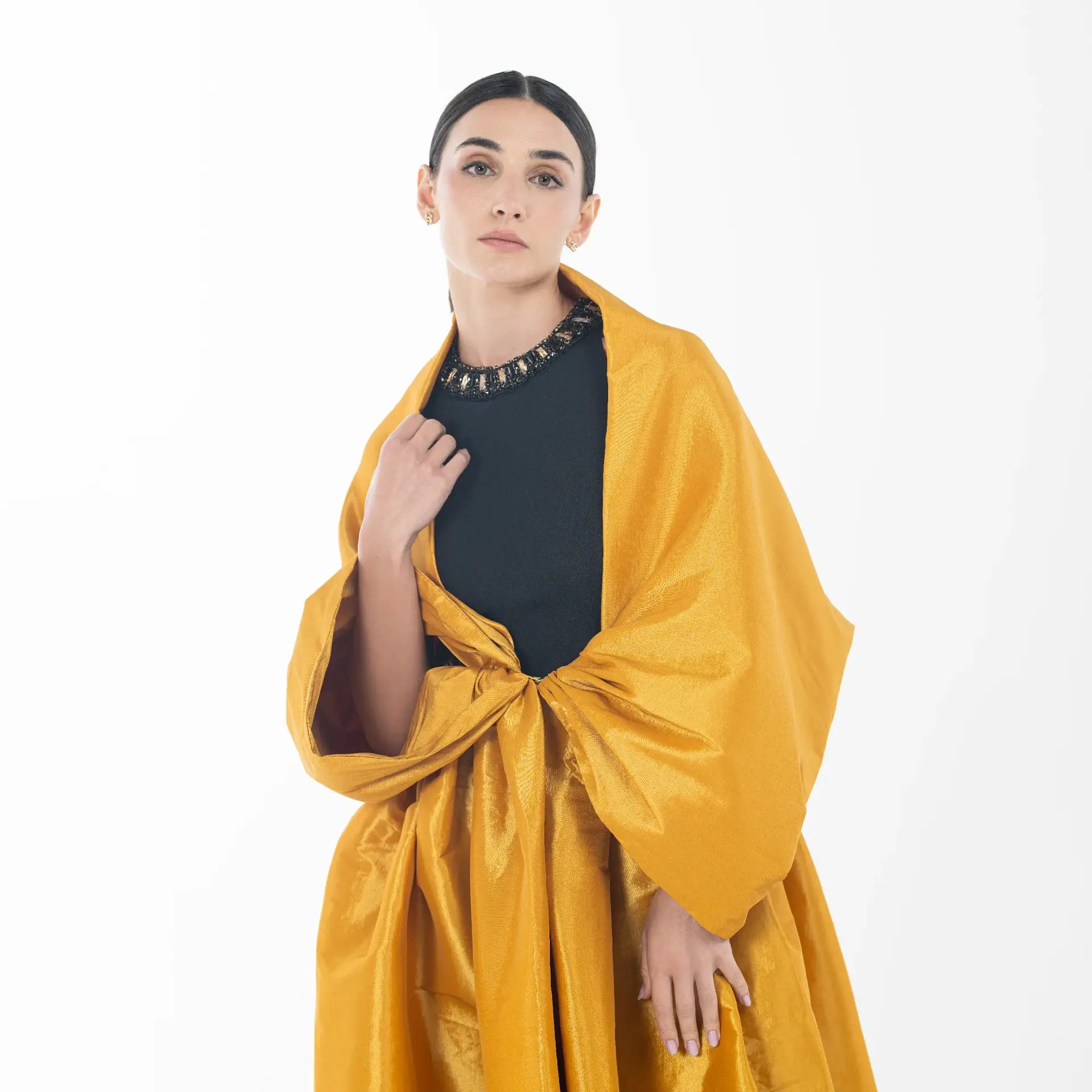 Ora Set - Bold Elegance for Formal Occasions