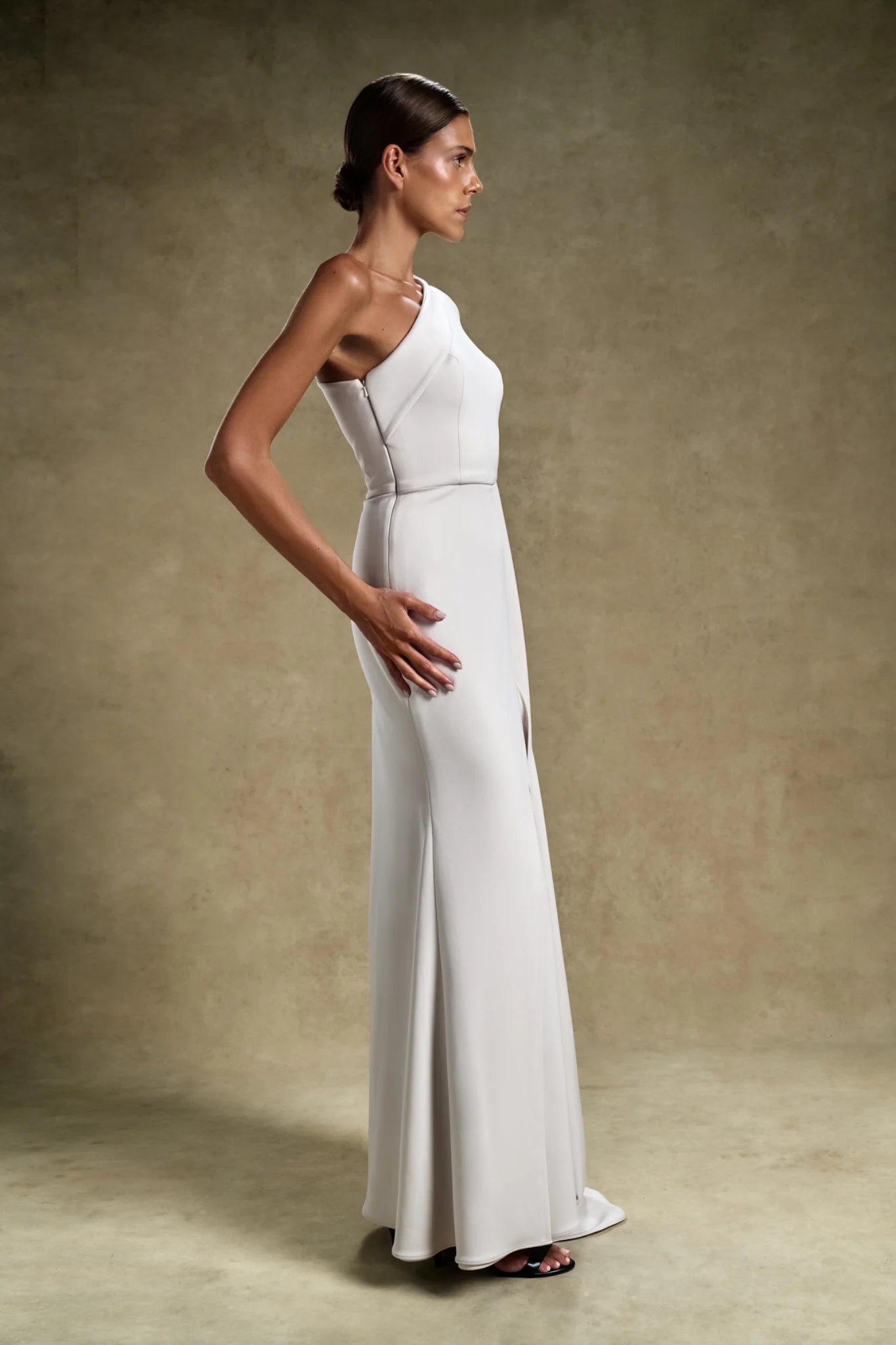 Ivory Monarch - Elegant One-Shoulder Evening Gown | MOOEi Ivory Monarch - Elegant One-Shoulder Evening Gown | MOOEi