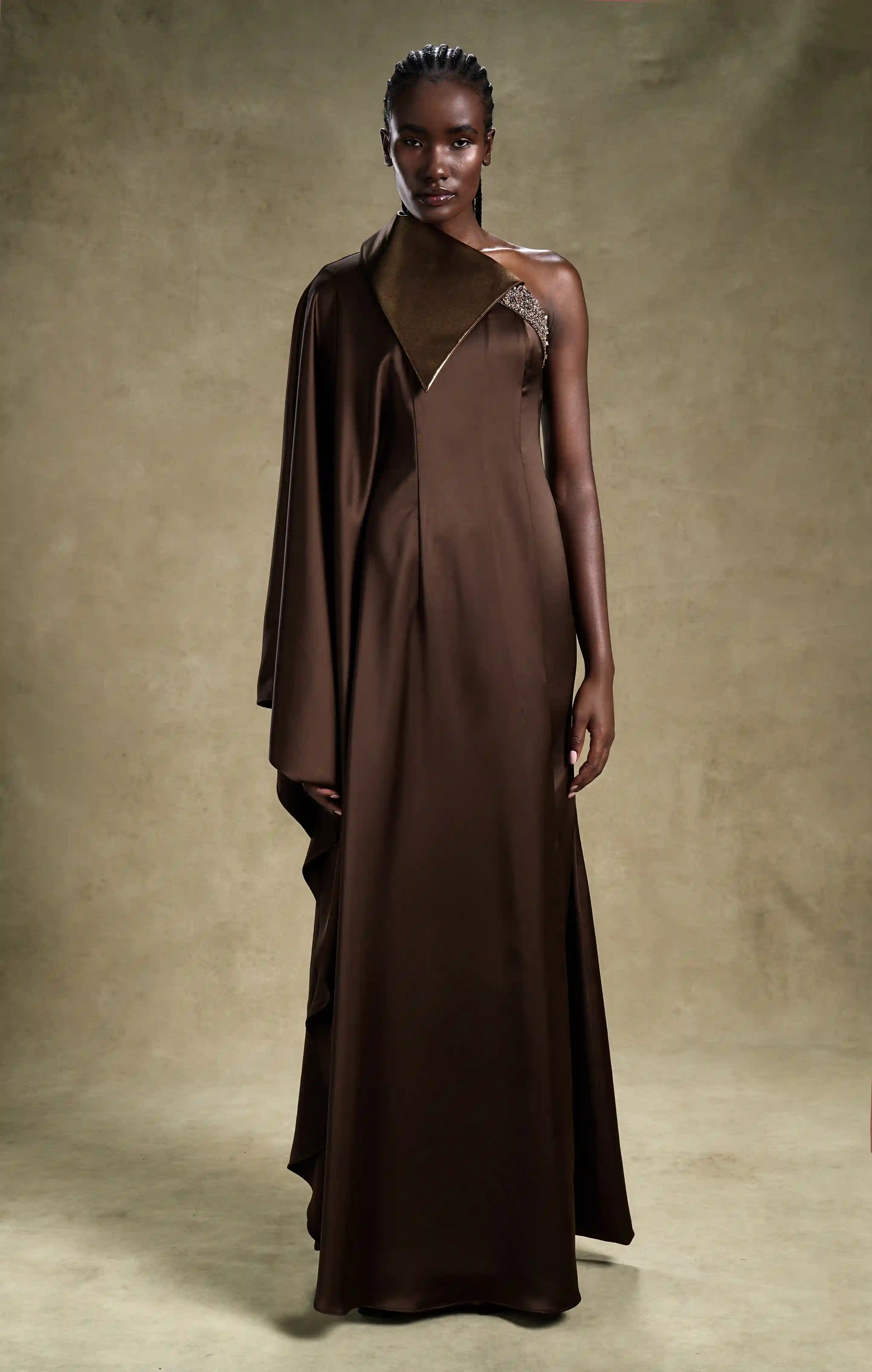 Bronze Majesty - Elegant Evening Wear for Women | MOOEi Bronze Majesty - Elegant Evening Wear for Women | MOOEi